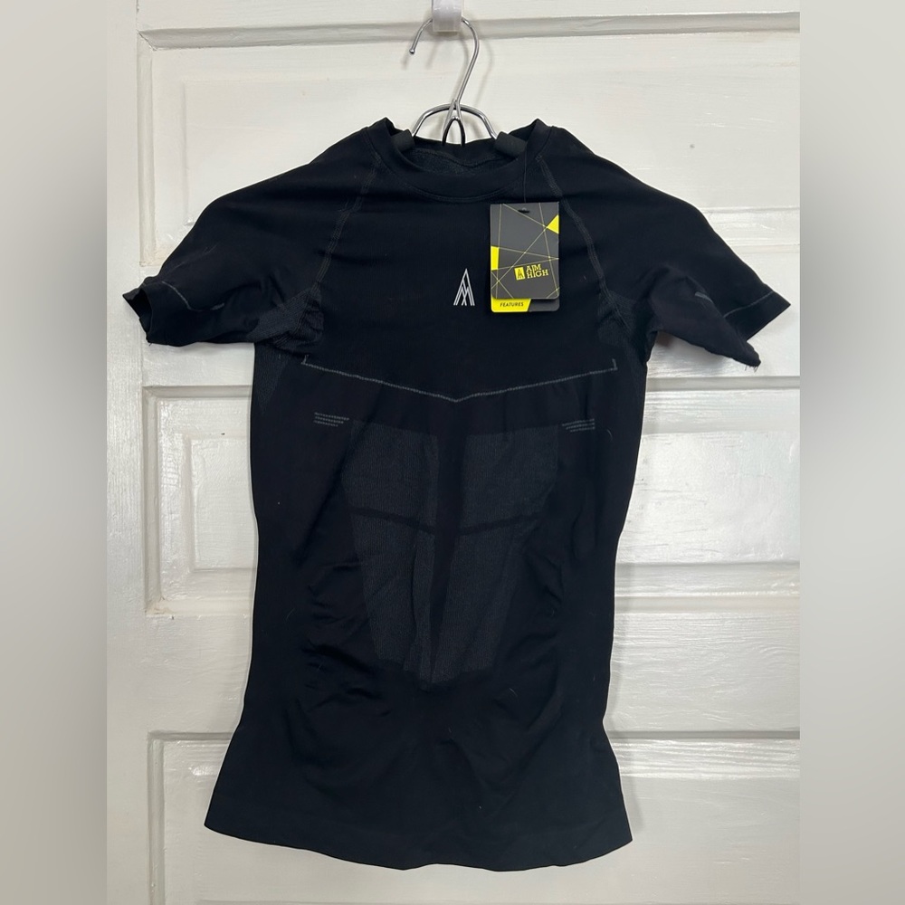 Aim High Black Short Sleeve Women's Compression Top, size L
